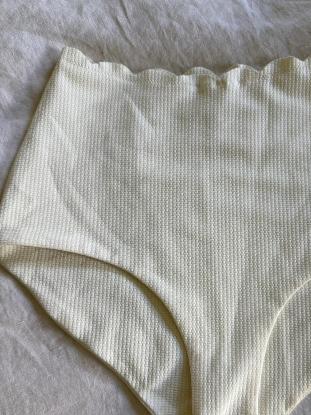 Women’s Cream Scalloped Edge Bikini